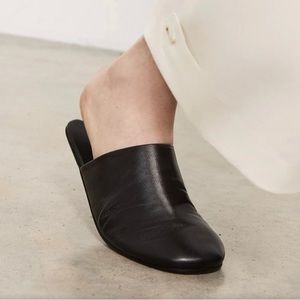 Dear Frances Rollo slip on black mules